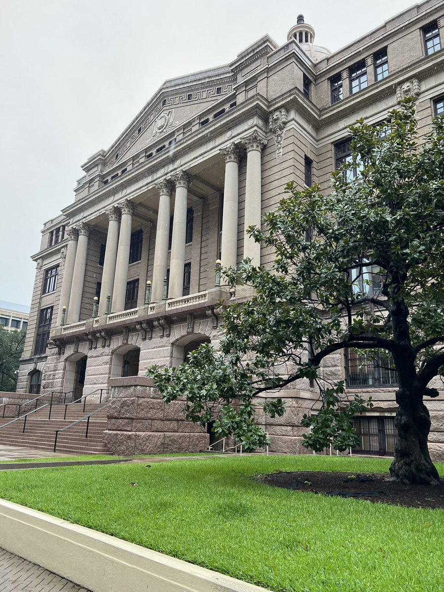 CGilbOldestRule's tweet photo. Excited to be speaking at the Houston ABOTA Teachers Law Day conference (with my old pal Marney Collins Sims)! https://t.co/jhnAf1KBXv