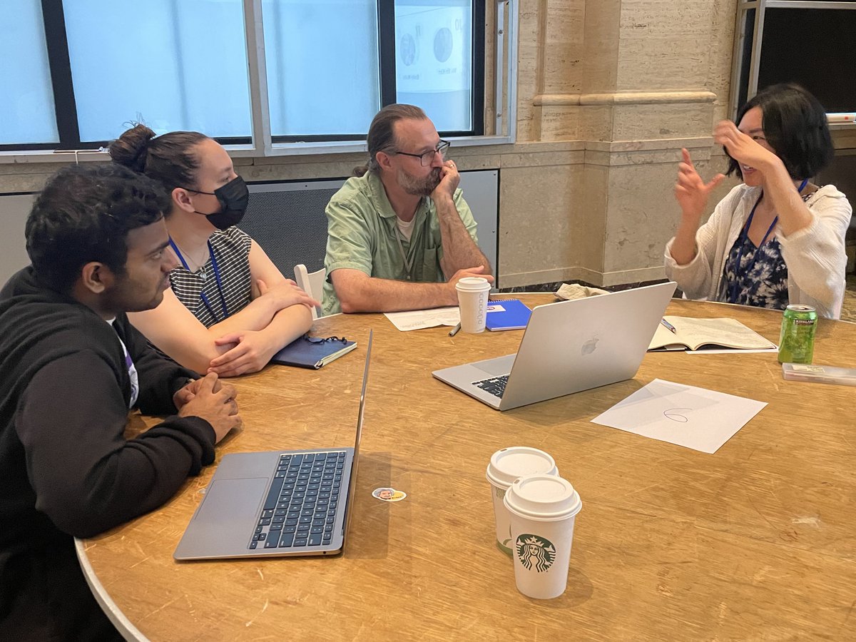 One of our best events is underway: Create-A-Thon! During this unique workshop, attendees talk to expert reviewers about pieces of #scicomm that they put together prior to the conference. Attendees have made everything from TikToks to museum exhibits to literary works. 🎬🖼️✍️