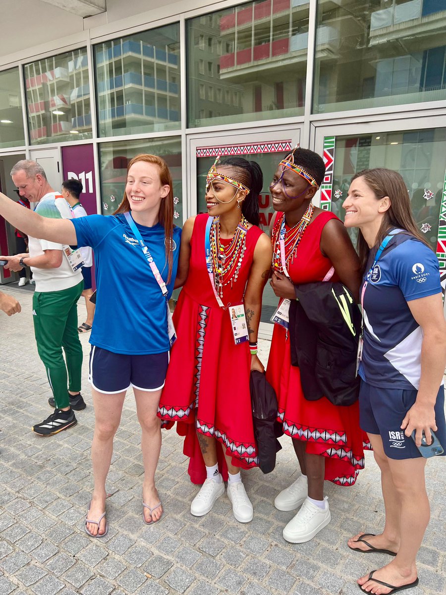 Ilianza na Kaselfieee📸
#TeamKenya all set for the Paris 2024 Olympics Opening Ceremony 🤩

#TeamKenya 
#HesabikaNaMabingwa