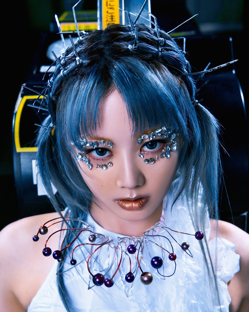 HINATA 'SOMETHING AIN'T RIGHT' Available Now! Streaming/Download