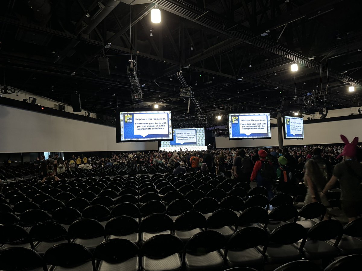 chicago3j's tweet photo. Just made it in @HallHLine https://t.co/SsLxZebsVp