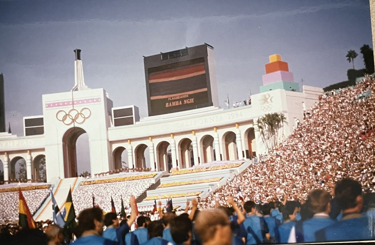 StephOstrowski1's tweet photo. Il y a 40 ans cérémonie d’ouverture JO Los Angelès 1984! @jmsenegal, @ffbasketball , @Carl_Lewis 4fois médaillé d’or!!🥇🥇🥇🥇 https://t.co/P7VRr0KL6s