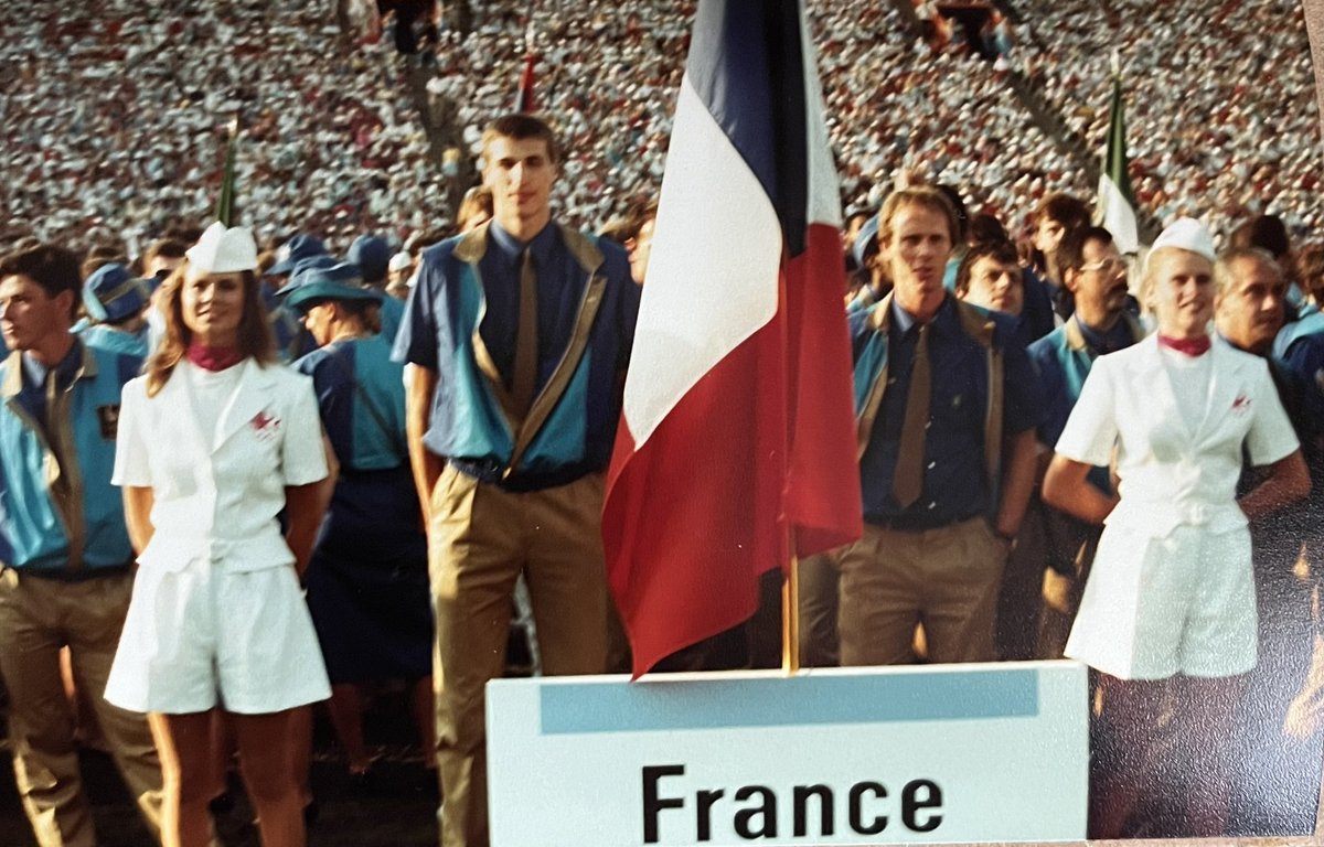 StephOstrowski1's tweet photo. Il y a 40 ans cérémonie d’ouverture JO Los Angelès 1984! @jmsenegal, @ffbasketball , @Carl_Lewis 4fois médaillé d’or!!🥇🥇🥇🥇 https://t.co/P7VRr0KL6s