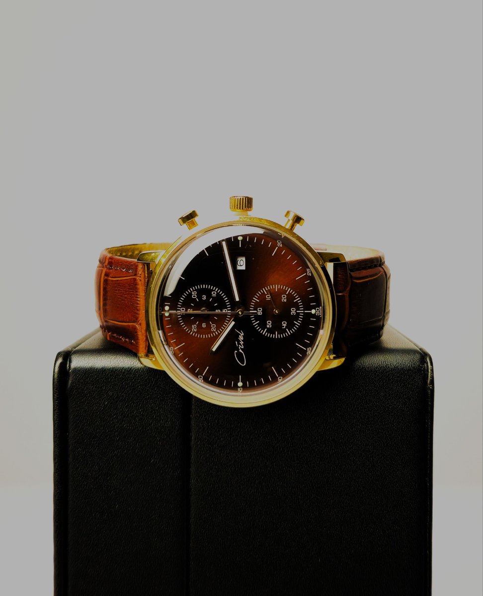 CrivelOfficial's tweet photo. Command respect with every tick.⁠
⁠
De Luxo retails for $300|NGN390,000⁠
⁠
 Available on our website https://t.co/4fFnuTtZaM ⁠
⁠
#Crível #Crivelwatches #Timemastery https://t.co/xEYZfOeBoP