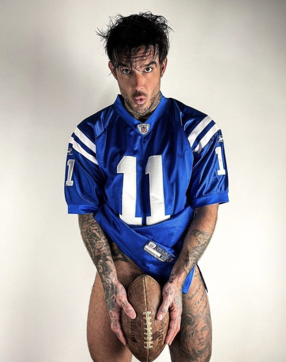 konradhawkins's tweet photo. πππ #gayfriendly #bomec https://t.co/rF5WOlBHGV