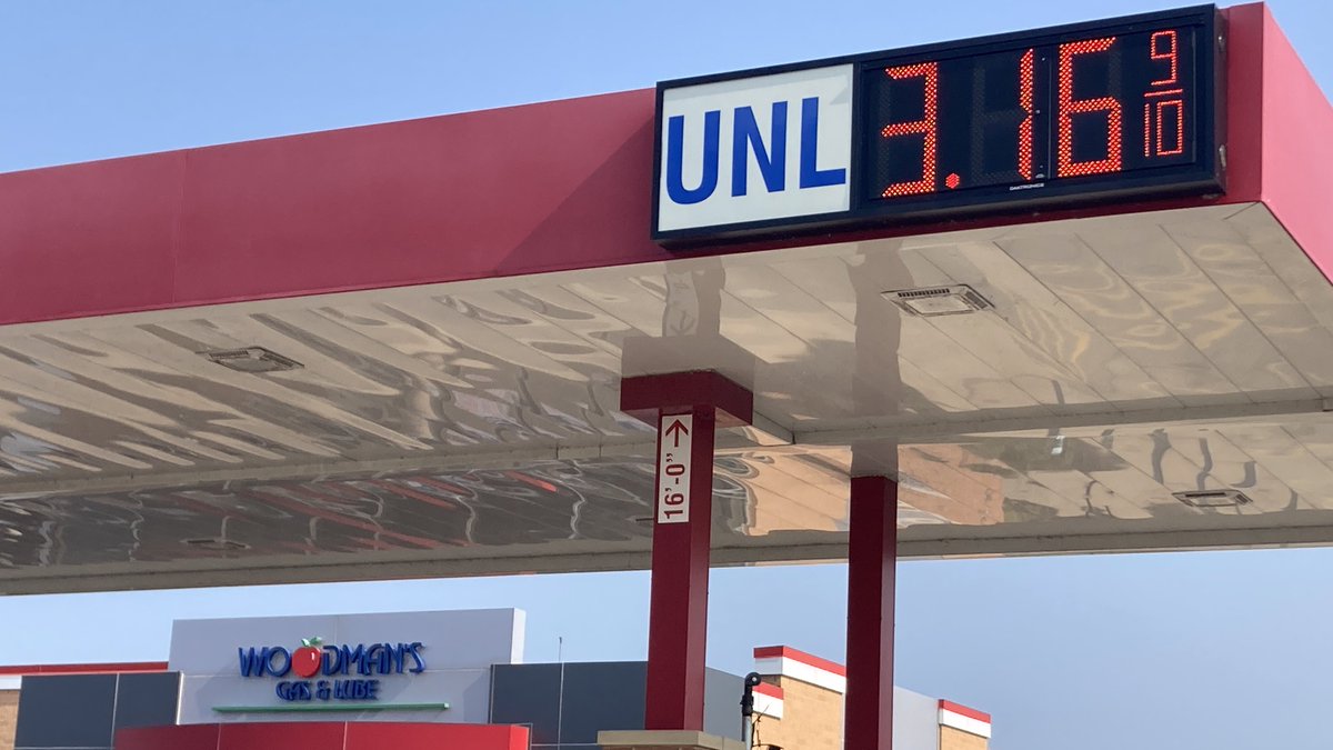 thejoehansen's tweet image. Woodman’s $3.16 says, 
“I just pumped your gas.”