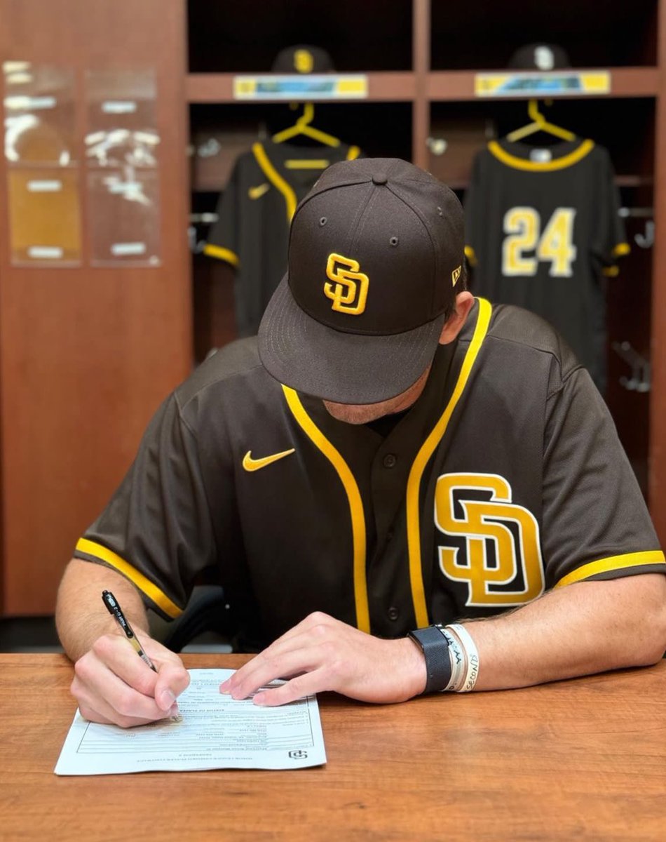 He’s A Cat tweet media