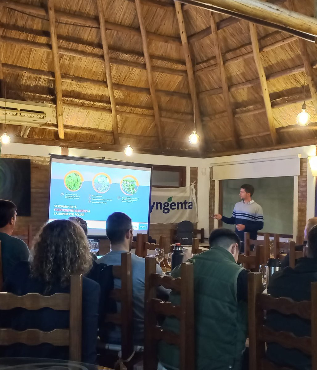 DiegoCogno's tweet photo. Dias de charlas junto con semilleros y giritas por sucursales...
🏁Hablemos de #maíz 🌽
#verdavis #monitoreo #dalbulus #recorridas https://t.co/7iqCJVsbQi