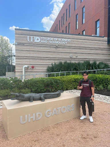 SJLI_TX's tweet photo. Meet Brandon Arias, a rising sophomore nursing major at the University of Houston Downtown (UHD)! 🎓 Driven by his passion for helping others, Brandon is on an inspiring journey toward becoming a physician or physician's assistant. https://t.co/xzTThKYLEj