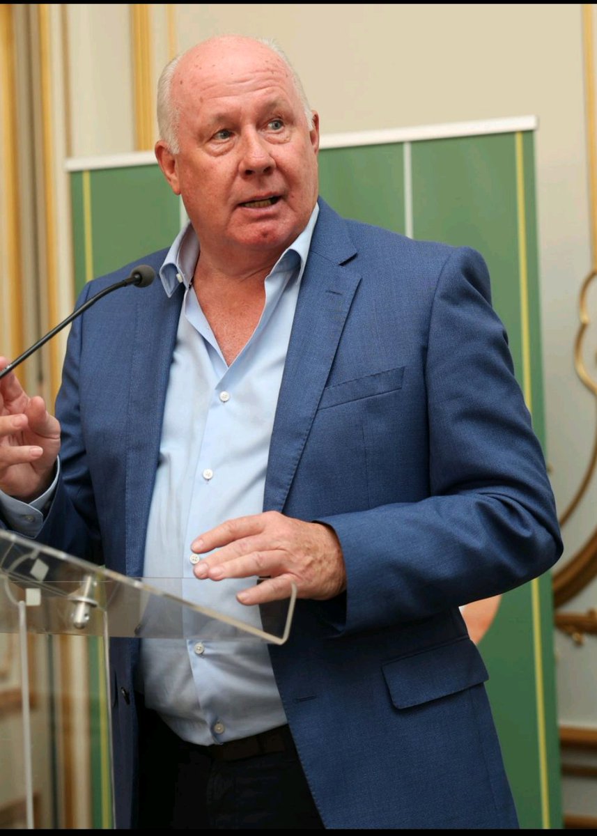 Years of living in Italy quite clearly rubbed off on Chippy Brady. 

That low button a dead giveaway.