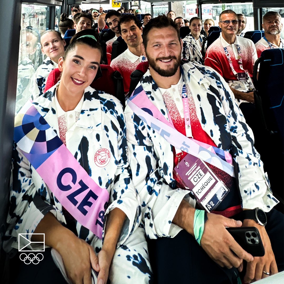 Vlajkonoši READY! ❤️🇨🇿 Jedééém na slavnostní zahájení… #Paris2024