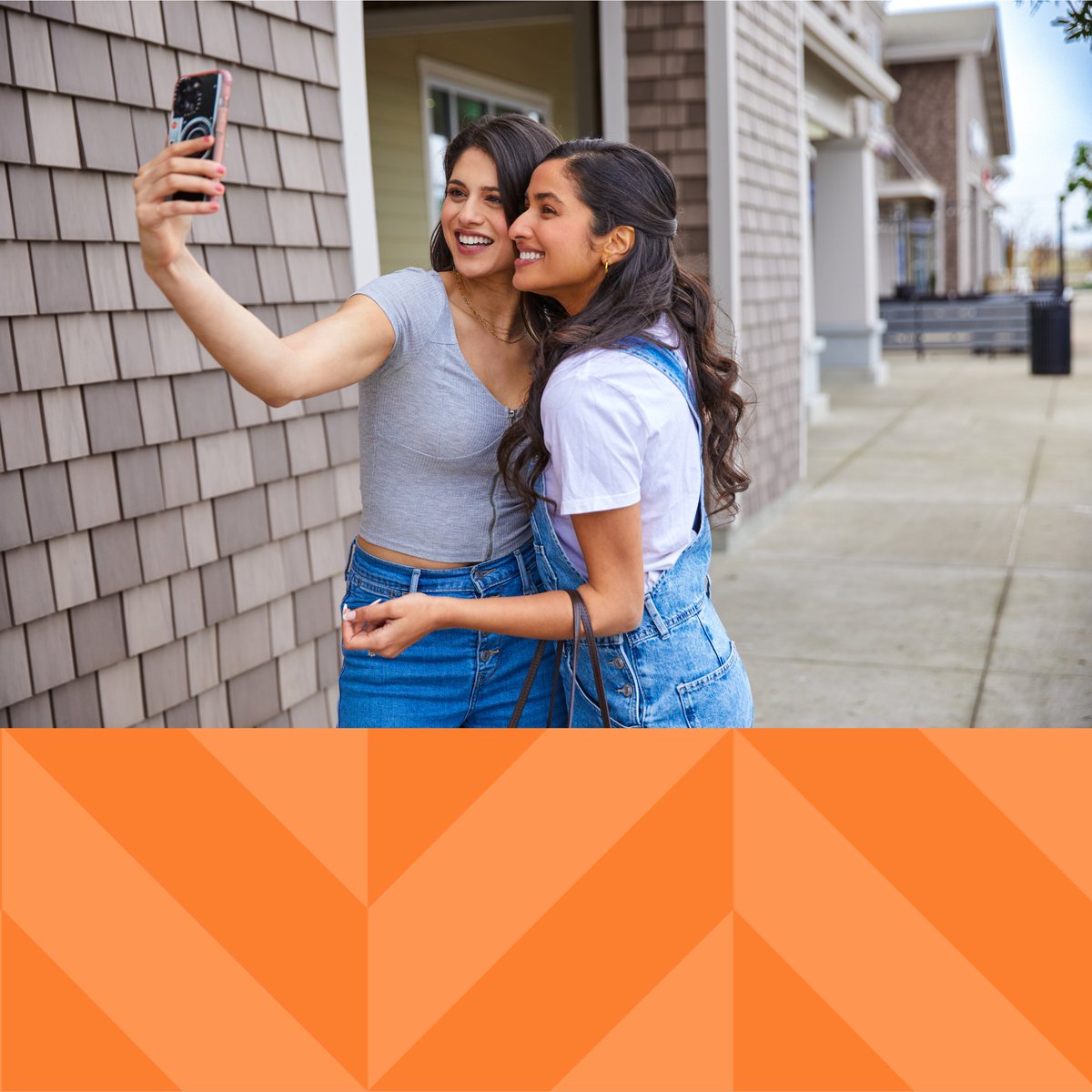 📸✨ Meet your new favorite hangout spot right here in Mountain House! From a coffee shop to an ice cream store and nail salon, The Market at Mountain House has everything you need for the perfect day out with friends. 🏘️💖 

#LiveinPlenty #MountainHouseLiving #ShopLocal