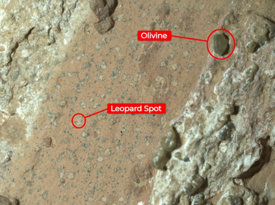 silentconv23245's tweet photo. El #vehículo explorador #Perseverance de la @NASA ha descubierto una #intrigante roca en #Marte que podría contener pistas sobre la posible existencia de #vida antigua en el #planetarojo, de tipo #microbiano hace varios miles de millones de años 🔭🚀
https://t.co/Q9L8OZtTKN https://t.co/uvCxlMAaZ4