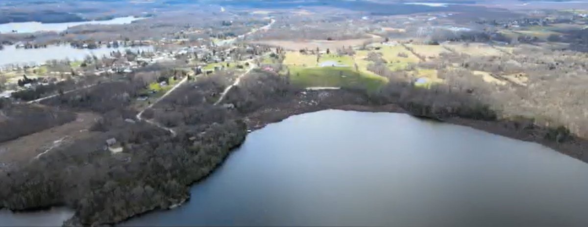 39.96 acres of farmland is available in Verona, Ontario ⤵️

This farmland backs on to VanLuven Lake and adjacent to a subdivision.

Take a look in this video: farms.com/farm-real-esta…

#FarmRealEstate <a href="/JackieMPepper/">JackiePepper</a>
