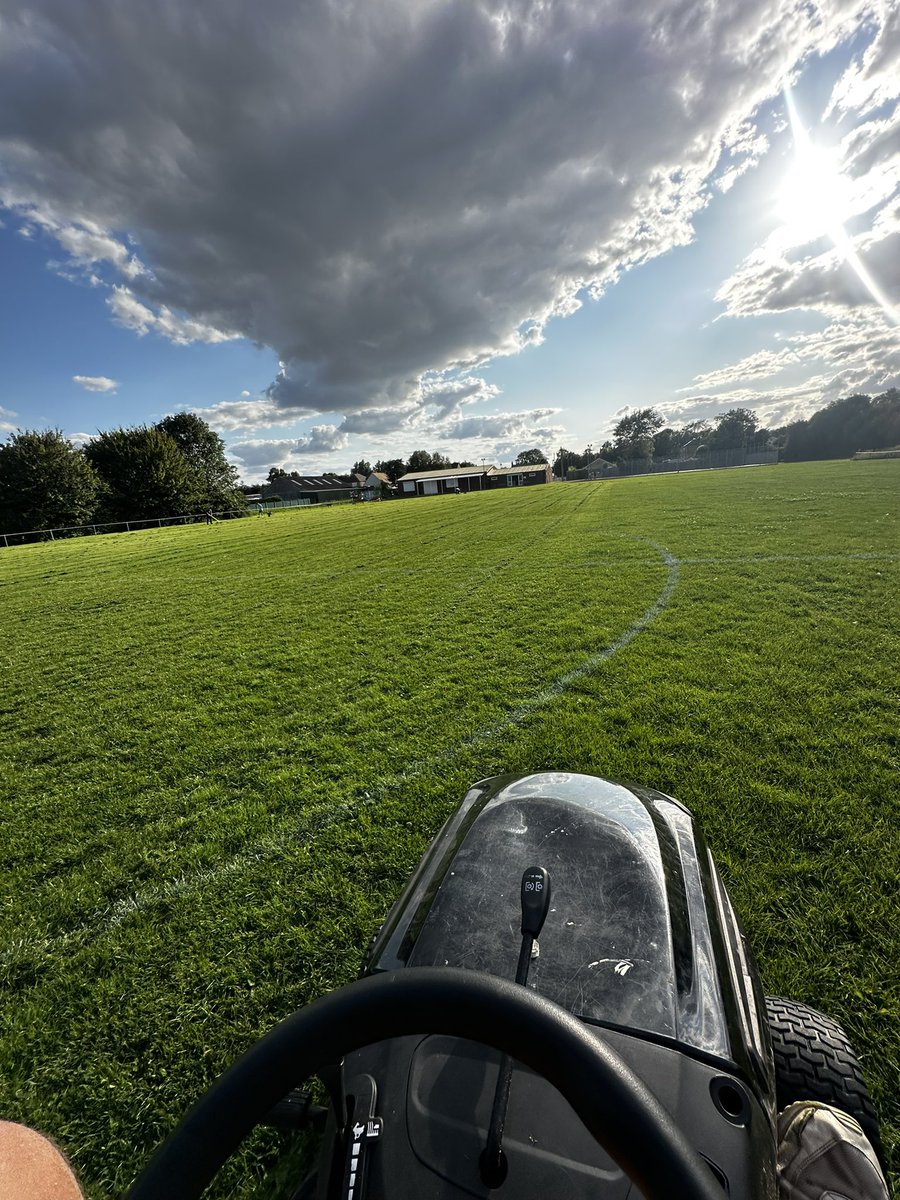 Friday night antics….

Could be in the pub🍻😂