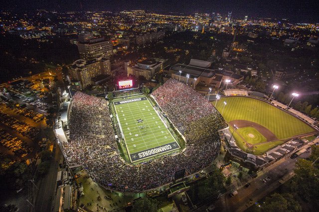 GeorgeOkorie12's tweet photo. #AGTG After a great camp and a conversation with @jovanhaye I am truly blessed to receive my 4th D1 scholarship offer from @VandyFootball @BCollierPPI @PPIRecruits @EzeObiora2 @bartonsimmons @CoachPayneVandy @Coach_LBJ_ @Coach_Lea @JeremyO_Johnson @MohrRecruiting @ChadSimmons_ https://t.co/kCPtsG1yXH