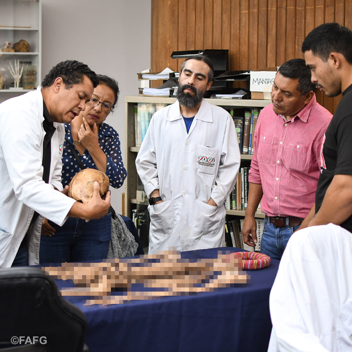 FAFGuatemala's tweet image. Queremos expresar nuestro agradecimiento a los familiares de personas desaparecidas de San Lucas Tolimán, #Sololá, que nos visitaron recientemente. 

Su confianza para la búsqueda de sus seres queridos nos motiva a seguir adelante con nuestro trabajo #científico y #forense.