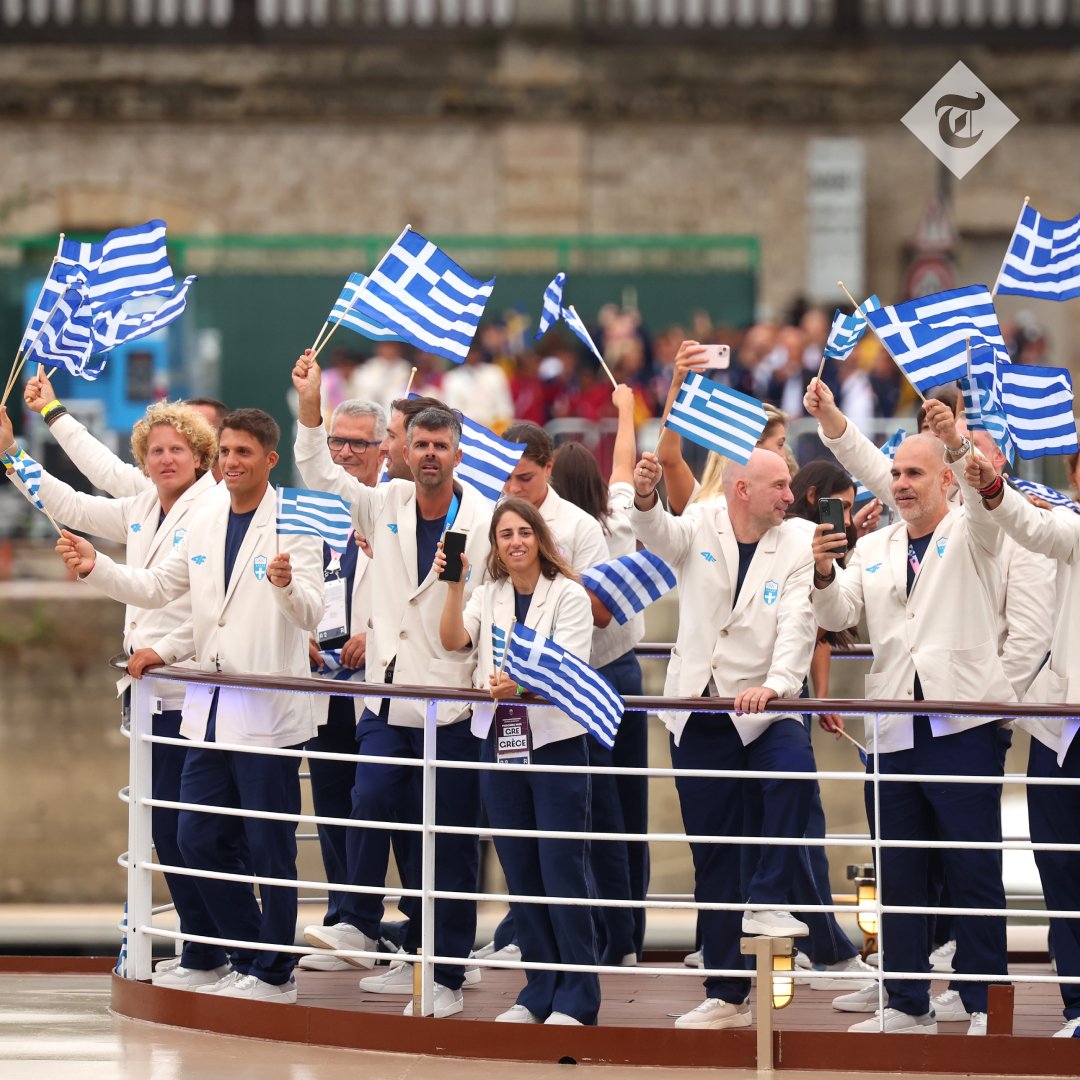 🇬🇷 Greece are the first nation to make their way down the River Seine for tonight's open-air parade

Follow LIVE ⬇️
telegraph.co.uk/olympics/2024/…