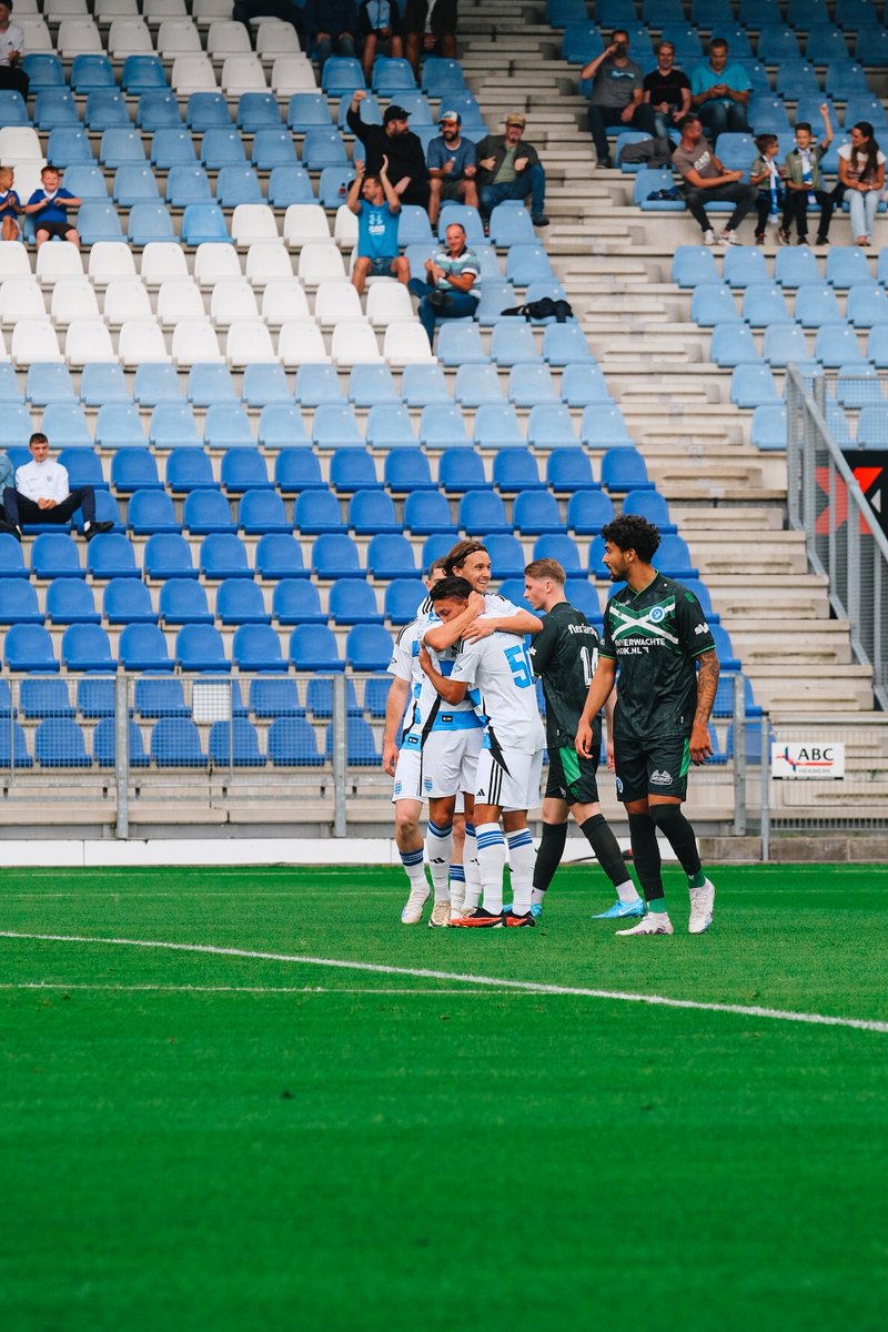 PECZwolle's tweet photo. RUST | PEC Zwolle leidt na een prima eerste helft terecht met 2-0 in het oefenduel met De Graafschap door doelpunten van Ody Velanas en Thomas Buitink! 

#pecgra #peczwolle https://t.co/5ly5Bm7nSe
