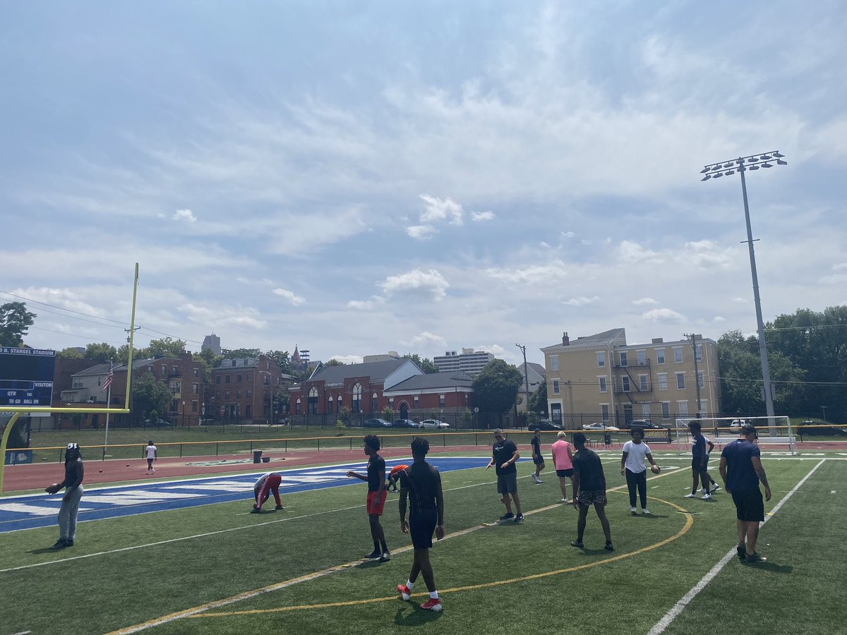iamcpsathletics's tweet image. Some great action at Stargel Stadium this morning with former collegiate and NFL Kicker, Filip Filipovic, to host our CPS Kicking Camp! Great fundamentals and technique being taught to our student-athletes in preparation for the 2024-25 Football season! #PAT #ITSGOOD