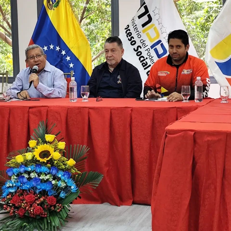 tss__ve's tweet photo. #InfoTSS ll Con las palabras del VM de Previsión Social del MPPPST y Tesorero del Sistema de Seguridad Social, @drrafaelrios se da inicio al evento "videoconferencia del profesor @AlexisJCorredor Ministro del MPPPST, acto que se efectuó en la @tssvenezuela
#TriunfaLaEsperanza https://t.co/M9Pl8Fleot