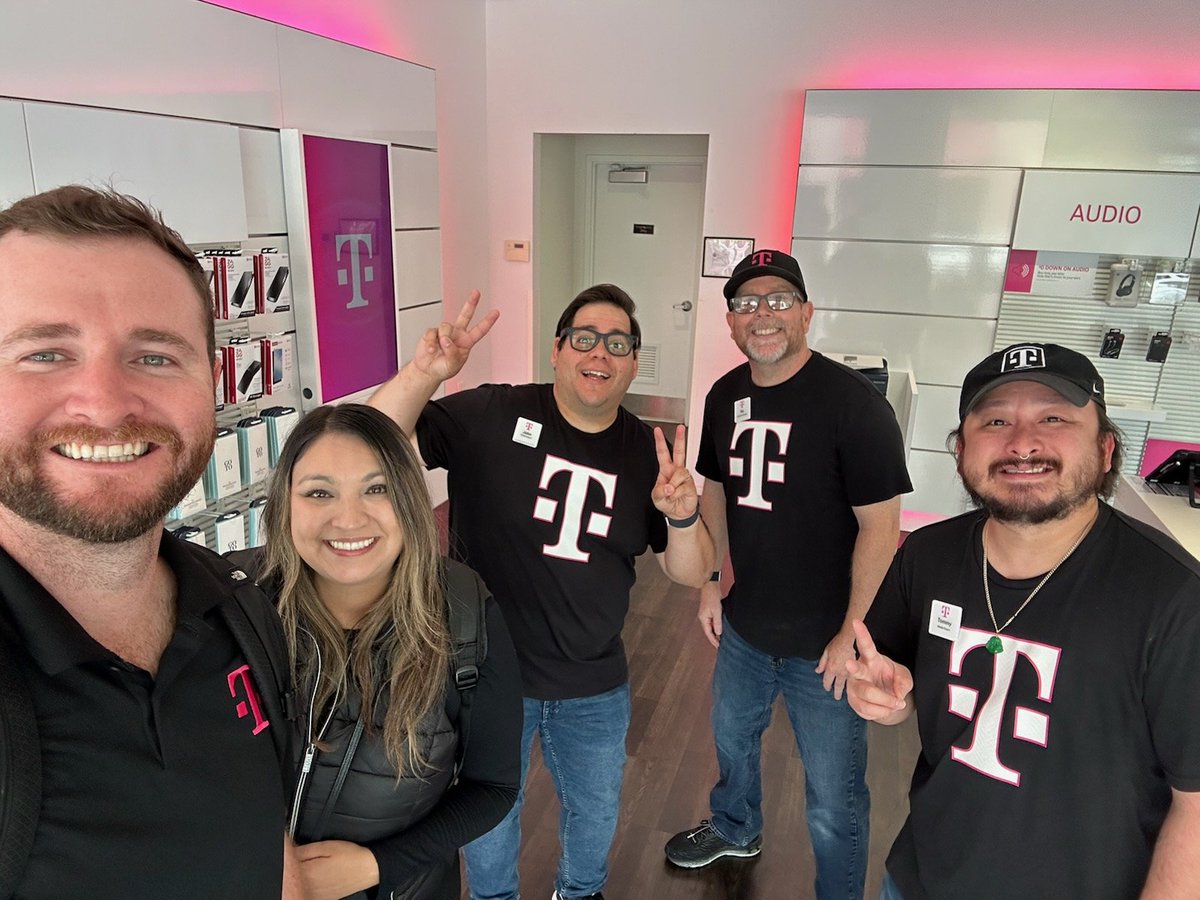 EB (@sellphones4) on Twitter photo Absolutely love the ENERGY in VA Beach ⛱️!!! The Coastal East Team is ready to take on Q3!!! #TheCrown👑💕  #AllGasNoBrakes Absolutely love the ENERGY in VA Beach ⛱️!!! The Coastal East Team is ready to take on Q3!!! #TheCrown👑💕  #AllGasNoBrakes