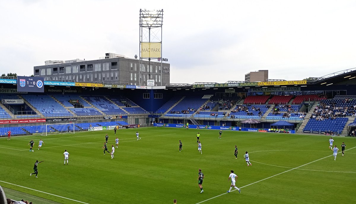 JaapdeKleine's tweet photo. En weer s bij de plaatselijke bvo. PEC heeft alles onder controle en staat bij rust volkomen terecht met 2-0 voor tegen de Graafschap.
#pecgra https://t.co/fqV3da4A0E