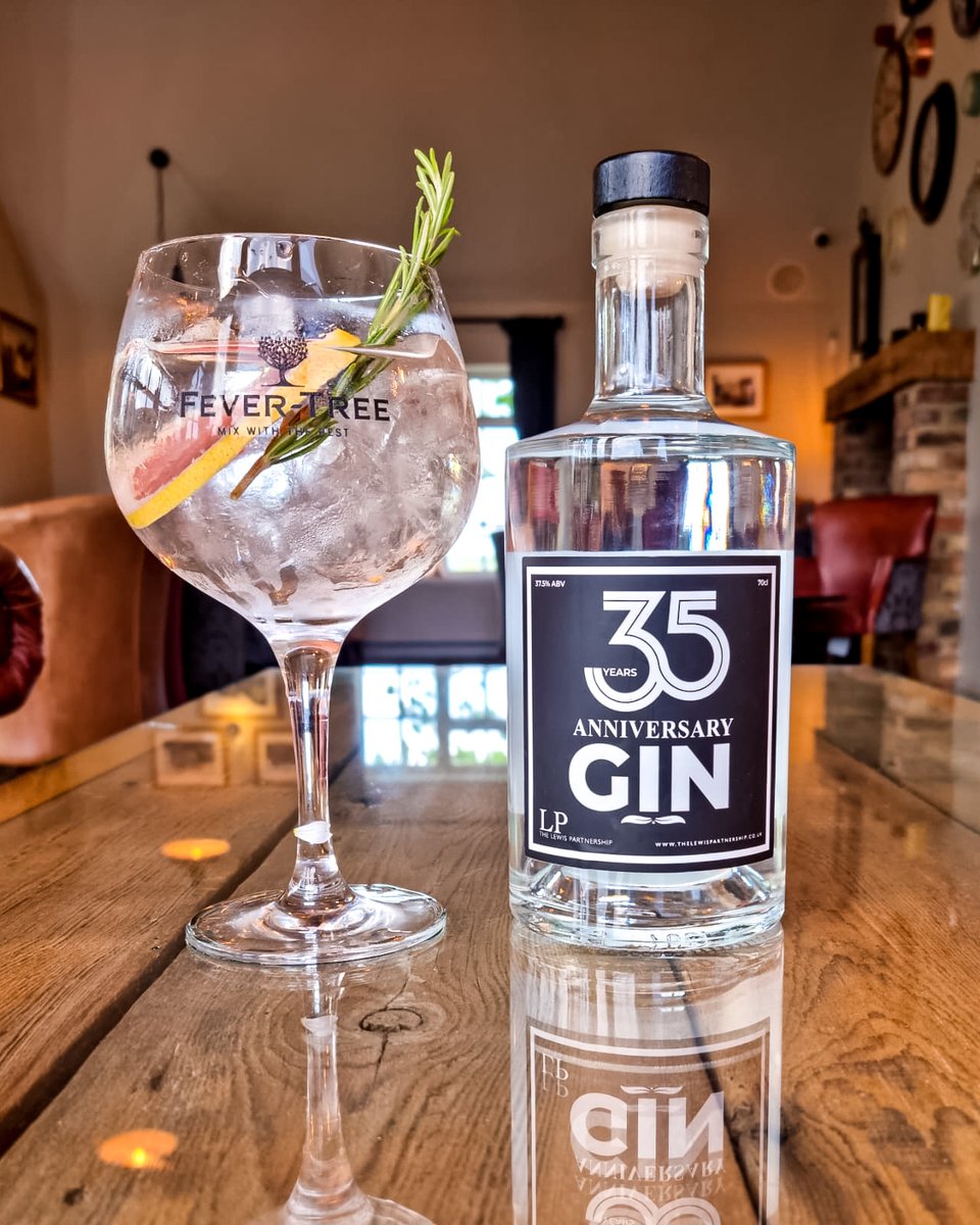 _The_LP's tweet image. Seeing in the weekend with our very own LP35 gin 🍋

#TheLewisPartnership #Stafford