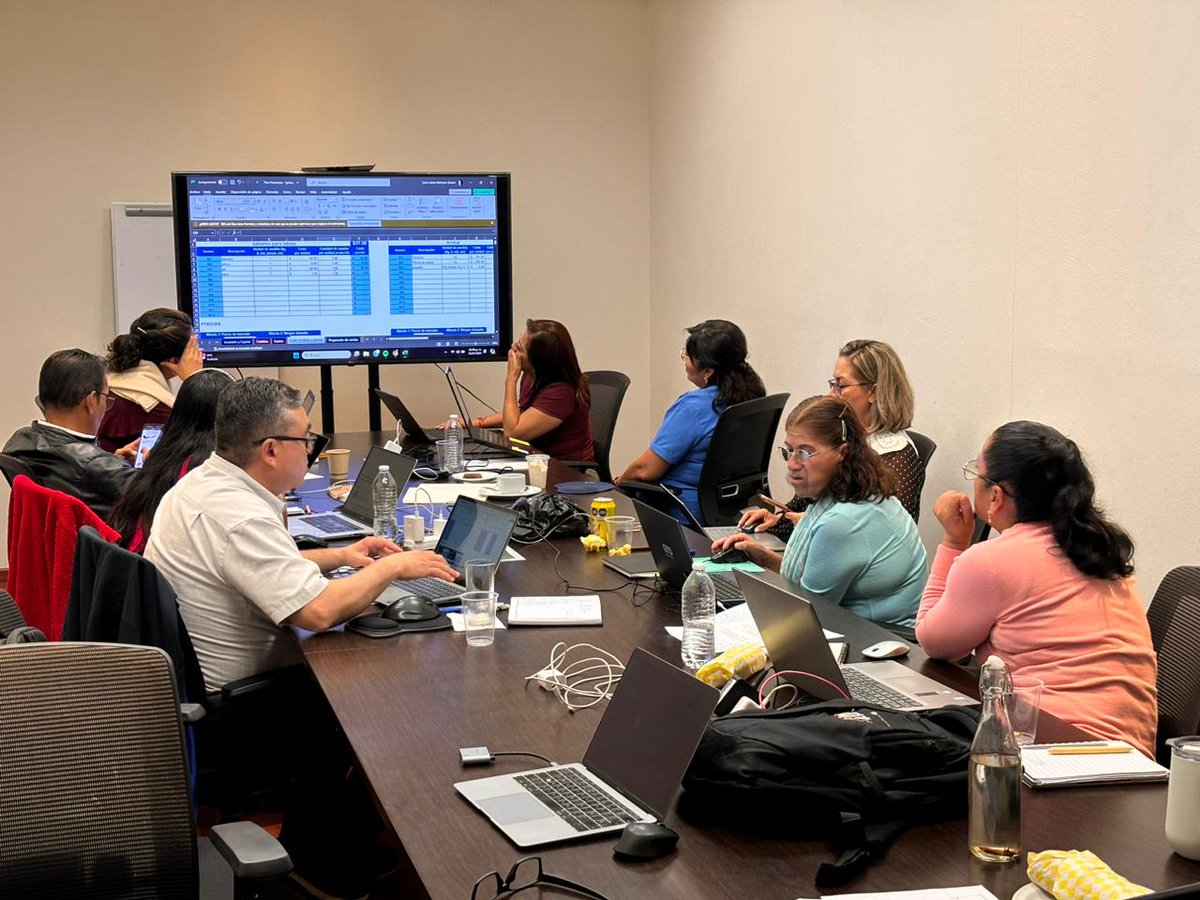 UgVida's tweet photo. 🔹 ¡Se concluyen las actividades de los talleres de formación docente del programa Wadhwani Foundation en colaboración con la Universidad de Guanajuato! 🔹 https://t.co/VnLWpZZwuW