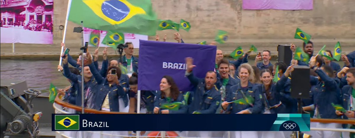sboficial's tweet photo. O BARCO DO BRASIL! #CerimoniaDeAbertura #OpeningCeremony https://t.co/9HlLYmDkcw