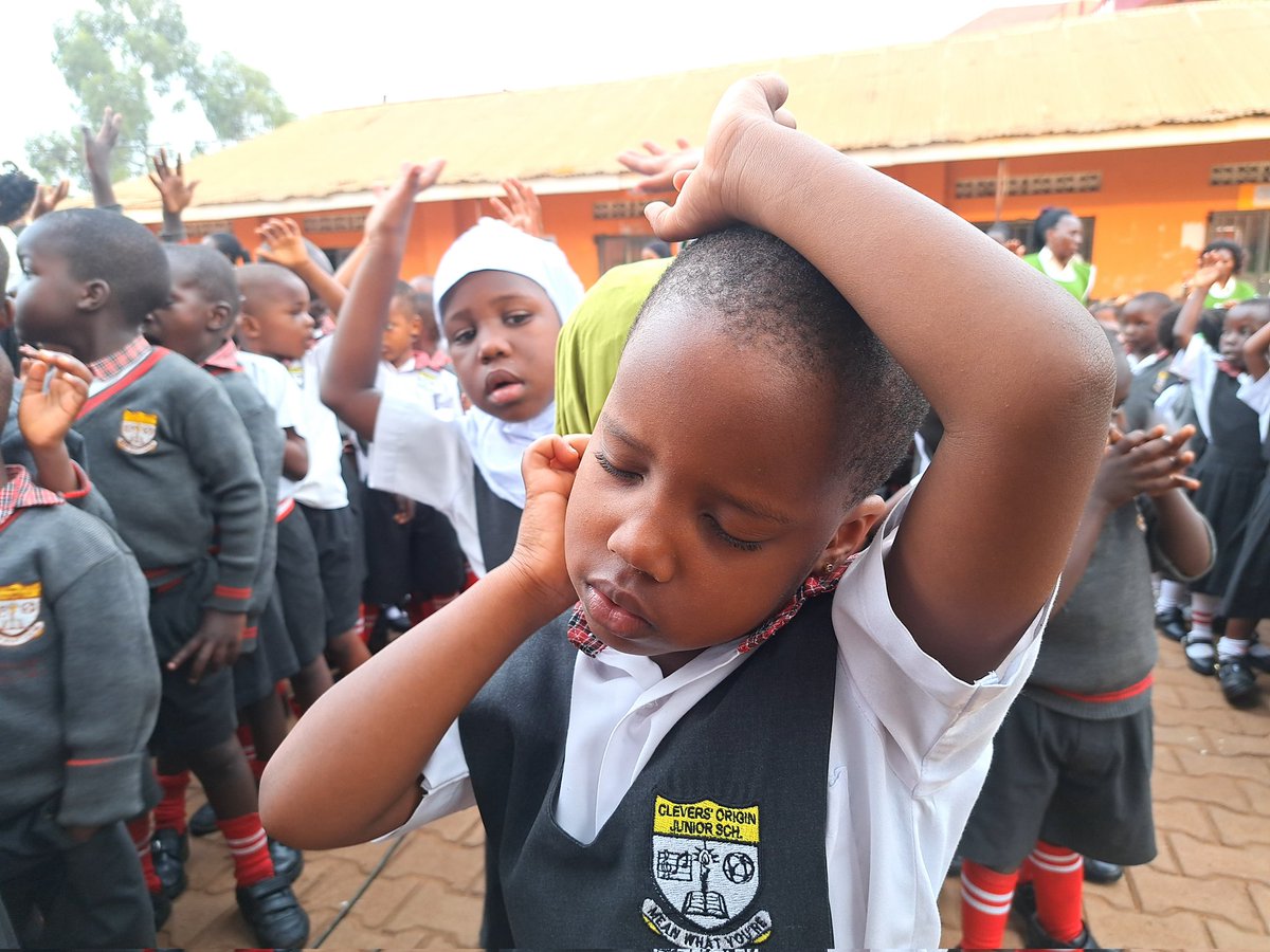 cleversorigin_'s tweet image. Did you know that Uniforms reduce distractions related to clothing choices, allowing students to focus more on their studies?