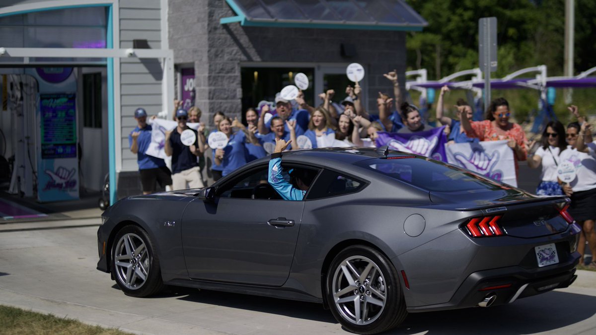 TAFilms's tweet image. Our crew got to "hang 10" with @joeylogano the other week in Virginia! Great shoot for the crew and an awesome opportunity to work with Hang 10 Car Wash!
