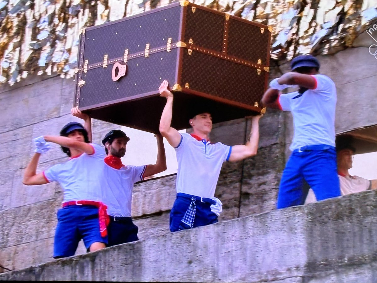 Onderkoffer in Parijs. #OpeningCeremony