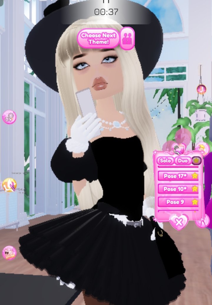 emilieartillus's tweet photo. Day 1, Drawing my unplaced/8th place Design in Dress to impress until I get a client. 

(Bro I only got 8 votes and the theme is modern royalty, then the 1st place dressed up like rococo and 2nd is renaissance....) https://t.co/BmDl9vAS7s