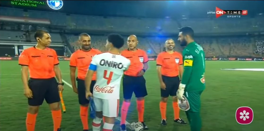 لما الاهلي الراعي بتاعه كوكاكولا وقولنا ان الزمالك كمان الراعي بتاعه كوكاكولا قالك ايه بقي الرجاله؟ " اصل احنا جامدييين ولينا رأي واعترضنا علي الرعاه ف هما مقبلوش عرض كوكاكولا"😂😂😂😂 دمتم اونطجيه يارجاله