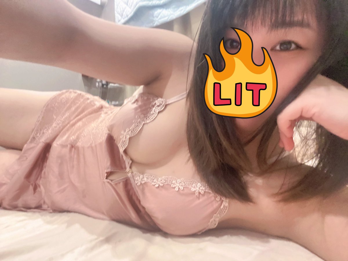 ถ้าดึกแล้วเหงา ห้องเราว่างนะ 😛 #คืนวันศุกร์อยากจุกบ้าง #fwbกทม #fwbสมุทรปราการ #เรียลหญิง #เรียลทำงาน #สาวอวบ #skinship