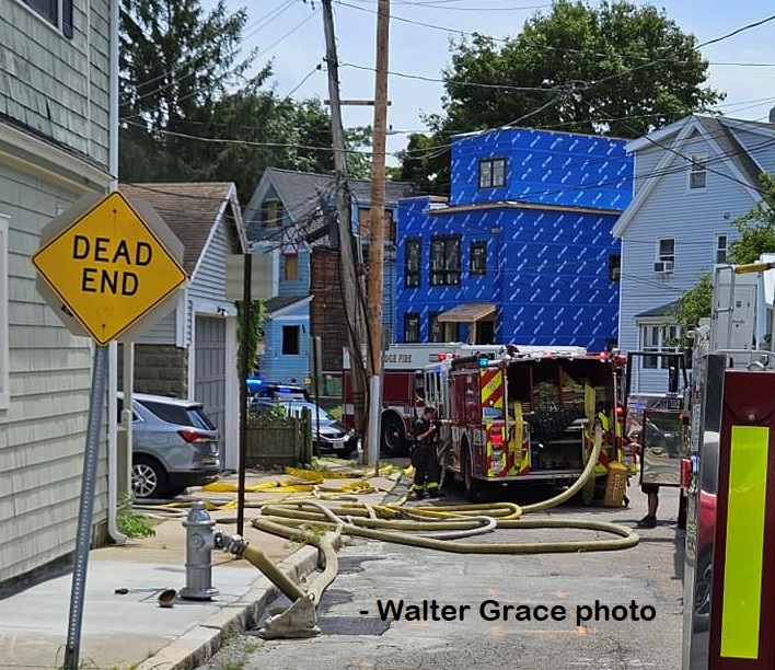 CambridgeMAFire's tweet photo. Cambridge Firefighters have never been hesitant to put hose on street - supply lines &amp; attack lines!
Quick attack! Quick knockdown! 
Working fire Box 45-78 on Saturday, 20 July 2024.
#TacticsandStrategy
Group 4 was on duty.
- Walter Grace photos https://t.co/C8Itomm0uu