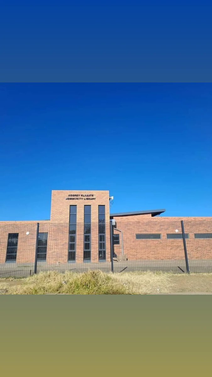 AggreyTrust's tweet photo. Thanks Ntate @mokaewriter for the great pics of the Aggrey Klaaste Community Library at Greenpoint, Kimberley. We look forward to our upcoming collaboration at the library. 
🙏🏾😁❤📚 https://t.co/pKGLptVPkB