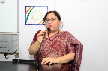 PolSc_official's tweet photo. माननीय कुलपति प्रो पूनम टंडन ने राजनीति विज्ञान विभाग द्वारा कारगिल विजय दिवस की 25वीं वर्षगांठ पर आयोजित कार्यक्रम में वीर जवानों को श्रद्धांजलि अर्पित की।  कार्यक्रम के मुख्य अतिथि डिप्टी ग्रुप कमांडर, एनसीसी ग्रुप, गोरखपुर कर्नल विशाल दुबे रहे।
#KargilVijayDiwas2024 26-07-2024 https://t.co/bDSoFuizzV