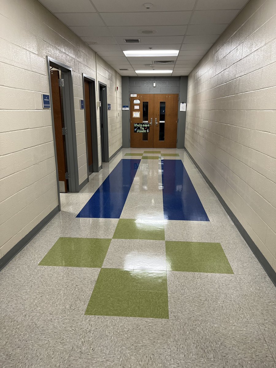 pcdemski's tweet photo. Got the first coat on a couple of halls https://t.co/I41eH7Ts6P