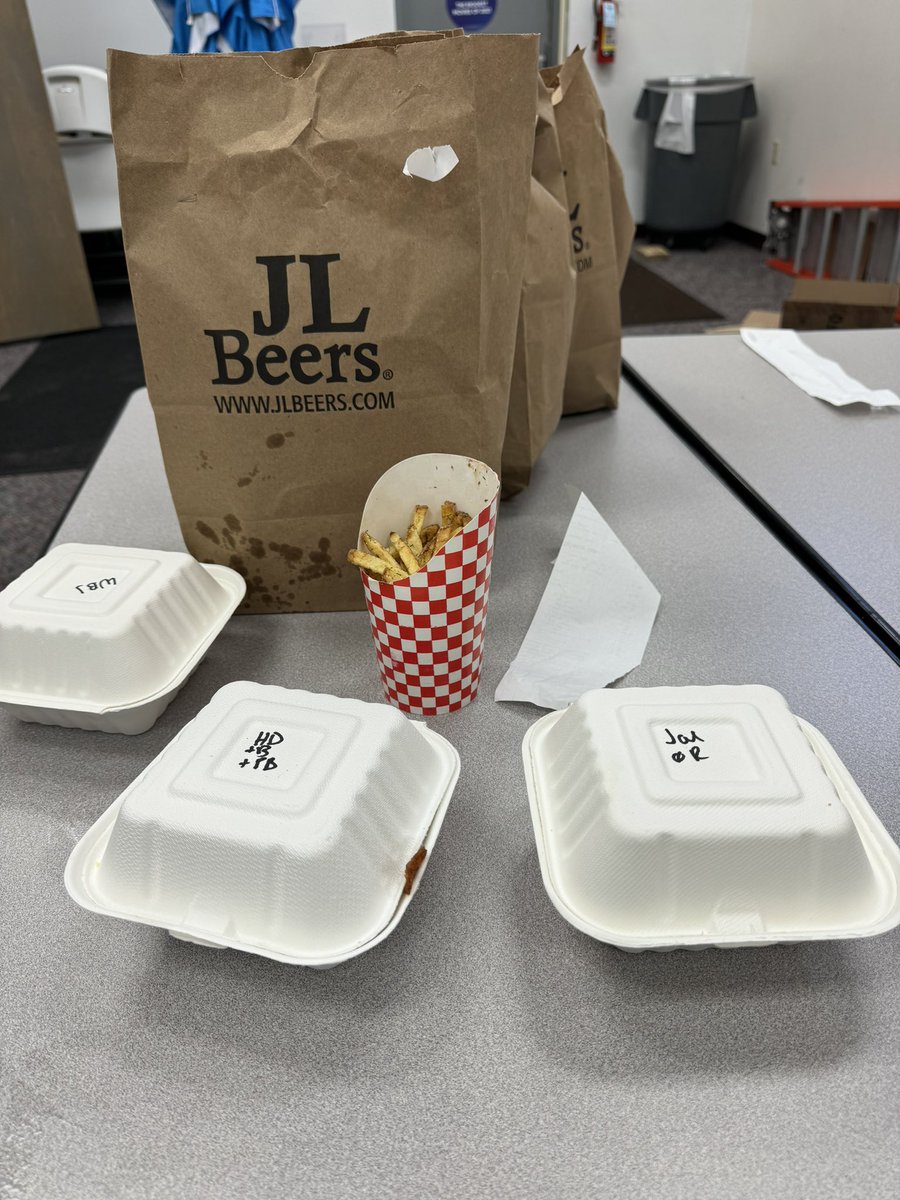Excited to showcase our Samsung device lineup in Fargo, ND!! Thanks for the lunch Samsung!!

#SamsungUnpacked #samsung