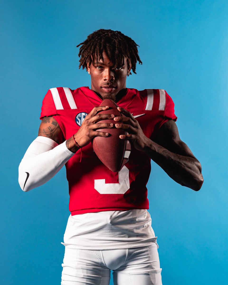 KINGzae157's tweet photo. “ MY DAMN” 💙❤️ https://t.co/irqC2FFnZo