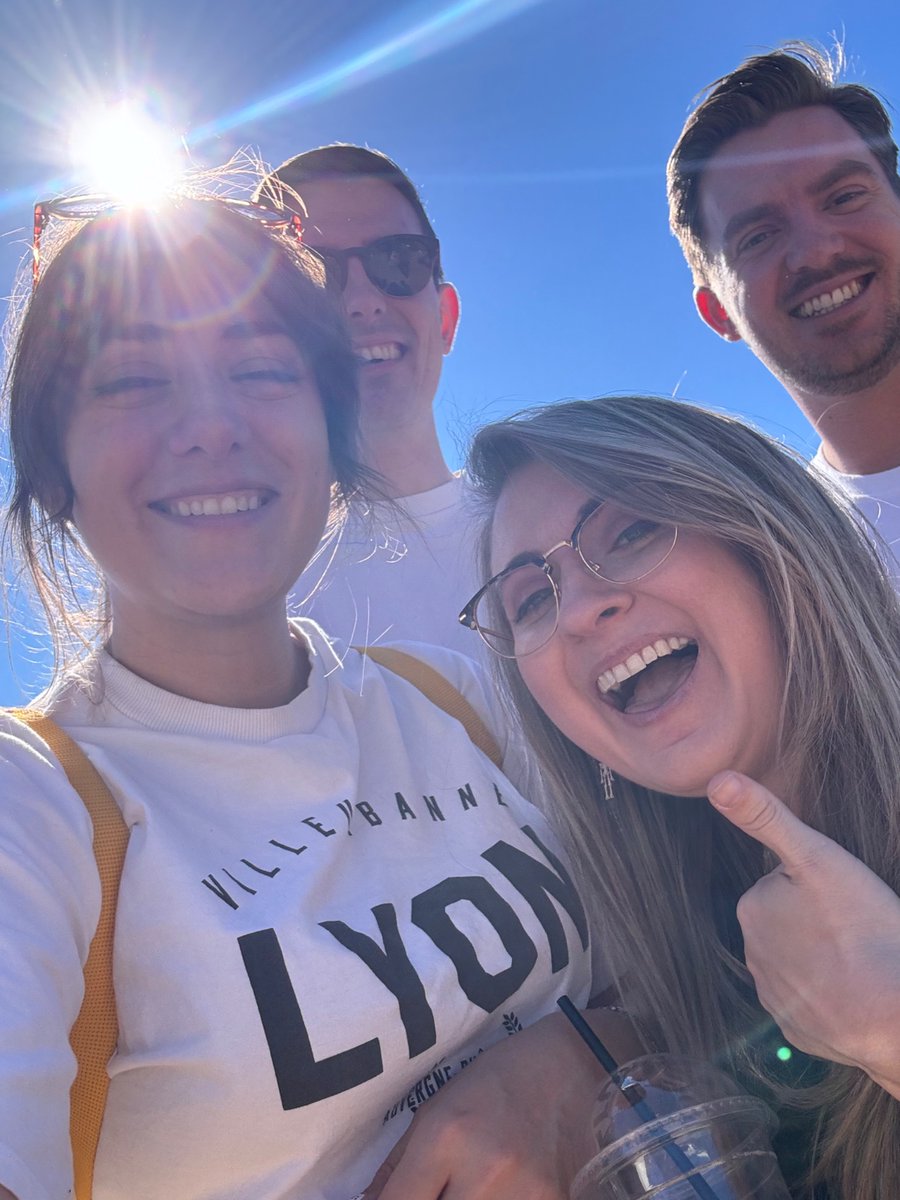 melissa kelly 💙 tweet media