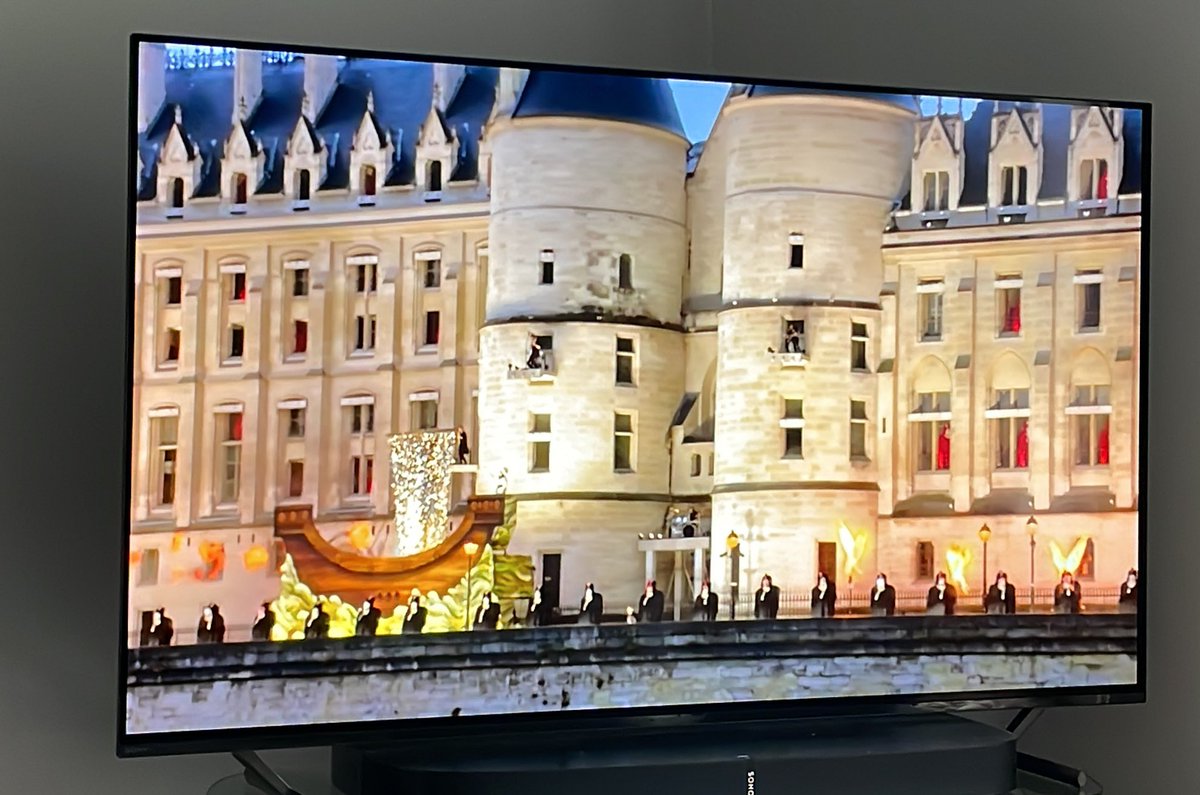 loiiwright's tweet photo. Does anybody have a clue? #OpeningCeremony https://t.co/biYfpq4qbh