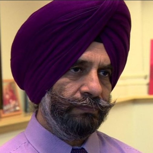 RedbridgeIndys's tweet photo. COUNCIL: Last night, Labour replaced Jas Athwal with Kam Rai as leader. They also voted in a huge pay rise for Cllrs, whilst 32% of our children live in poverty!*

Redbridge needs a new wing at Kings George Hospital - Athwal calls it gesture politics - we call it saving lives! https://t.co/ylPI66Z13V