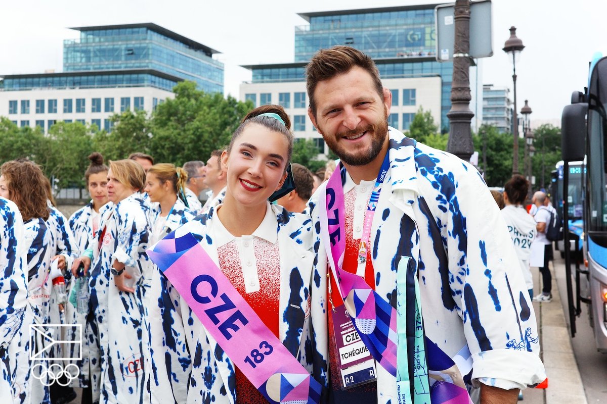 olympijskytym's tweet photo. Nalodění za 3..2..1.. ⛴️ #olympijskytym #Paris2024 #jedentym #openingceremony https://t.co/HoS7gawdjt
