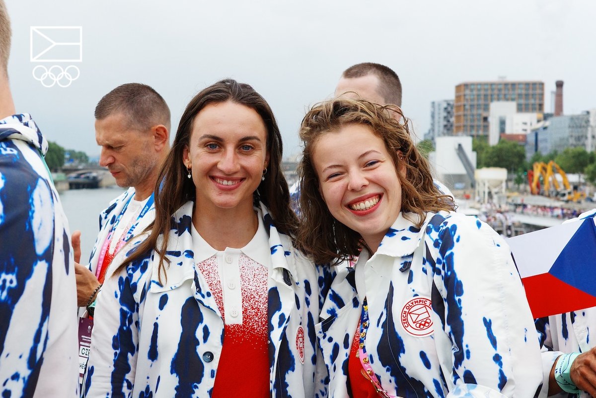 olympijskytym's tweet photo. Nalodění za 3..2..1.. ⛴️ #olympijskytym #Paris2024 #jedentym #openingceremony https://t.co/HoS7gawdjt