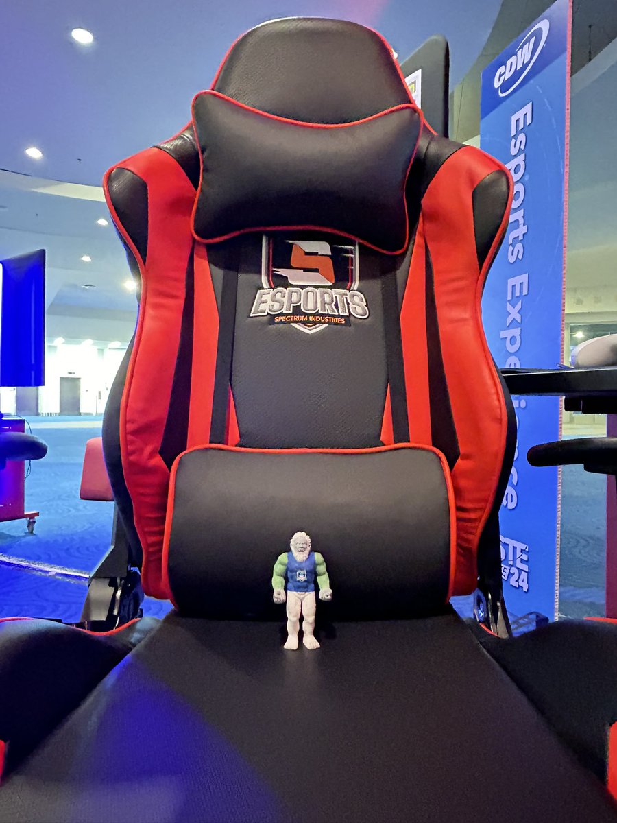 EsportsChair's tweet photo. @spectrumind @GamingCulturist @Hiphopedtecdiva @CORSAIR @elgato @SDornSpectrum Vouch https://t.co/ygd9FpAkR0