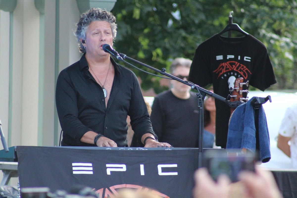 UPresents's tweet image. Last night, Epic Eagles took the stage and delivered an EPIC performance! It was truly a night to remember for everyone in the audience! Let us know what your favourite song was in the comments below! 🎶

Photos courtesy UBIA.

#TNATB #UnionvilleMainStreet #LiveMusic