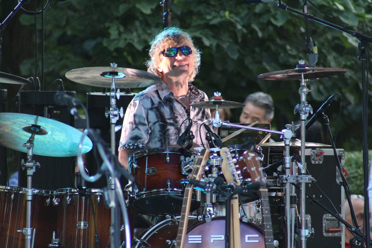 UPresents's tweet image. Last night, Epic Eagles took the stage and delivered an EPIC performance! It was truly a night to remember for everyone in the audience! Let us know what your favourite song was in the comments below! 🎶

Photos courtesy UBIA.

#TNATB #UnionvilleMainStreet #LiveMusic